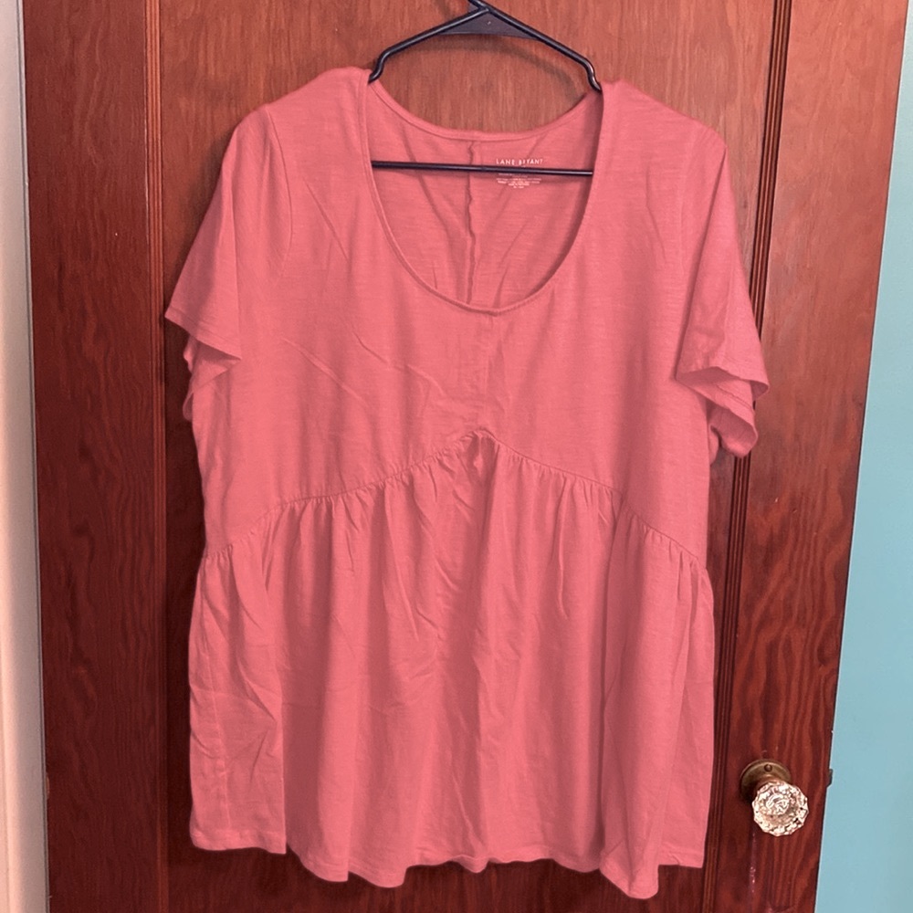 Adorable Short sleeve coral top